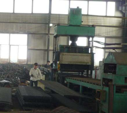 壓焊生產(chǎn)現(xiàn)場(chǎng)